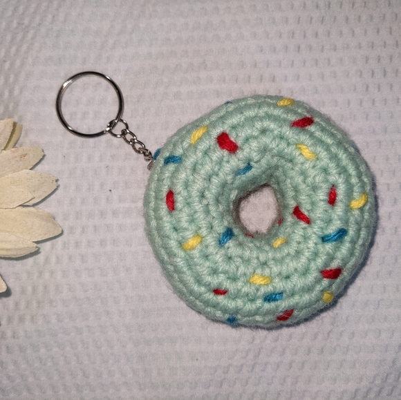 Donut Keychain Mint Crochet Purse Tag HANDCRAFTED NEW - Picture 5 of 6